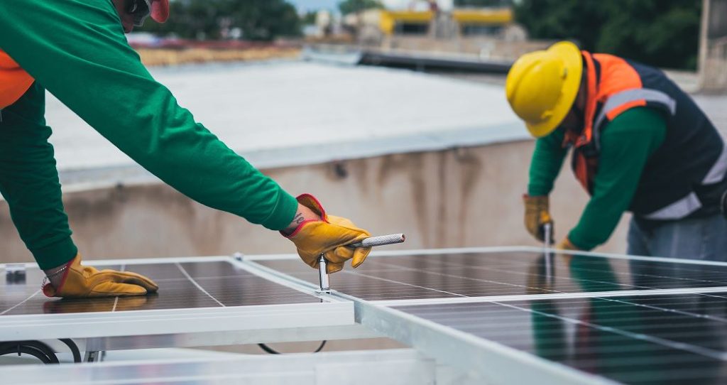 Ayudante instalaciones eléctricas